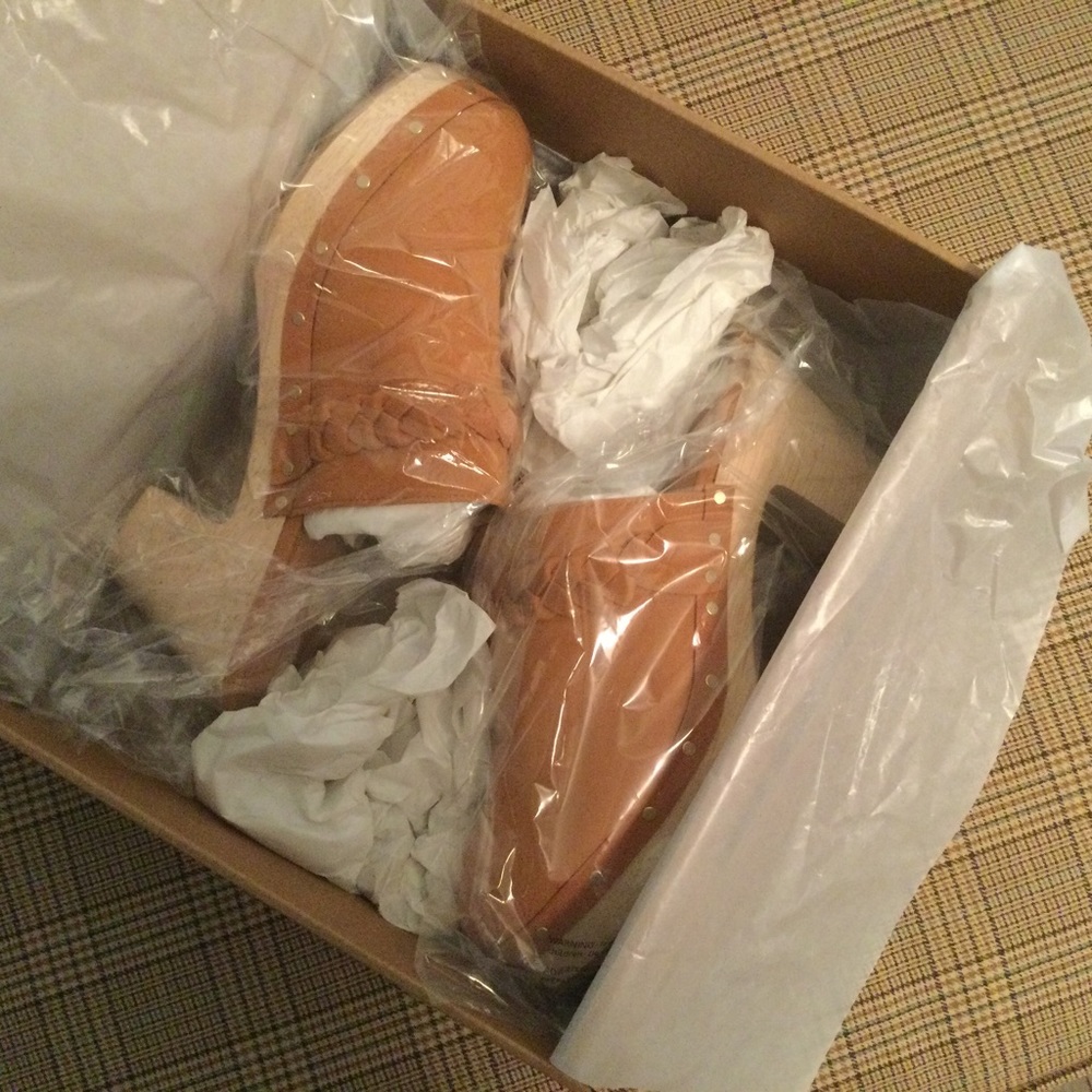 NWT JCREW Sueded Clogs Boho Shoes Mules Slides Tan - Womens Size 7.5 Womens - Picture 4 of 10